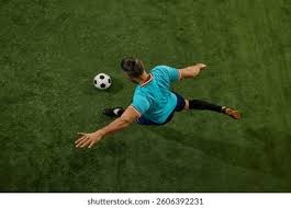 世体：巴萨足以开始憧憬三冠王伟业 弗里克希望