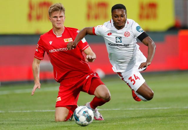 从俱乐部的 从俱乐部的